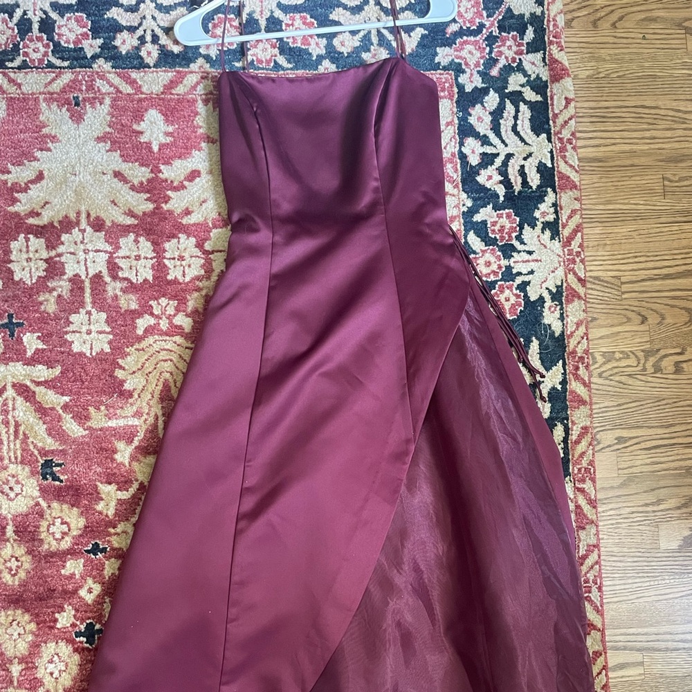 Vintage Burgundy Backless Prom/Formal Dress